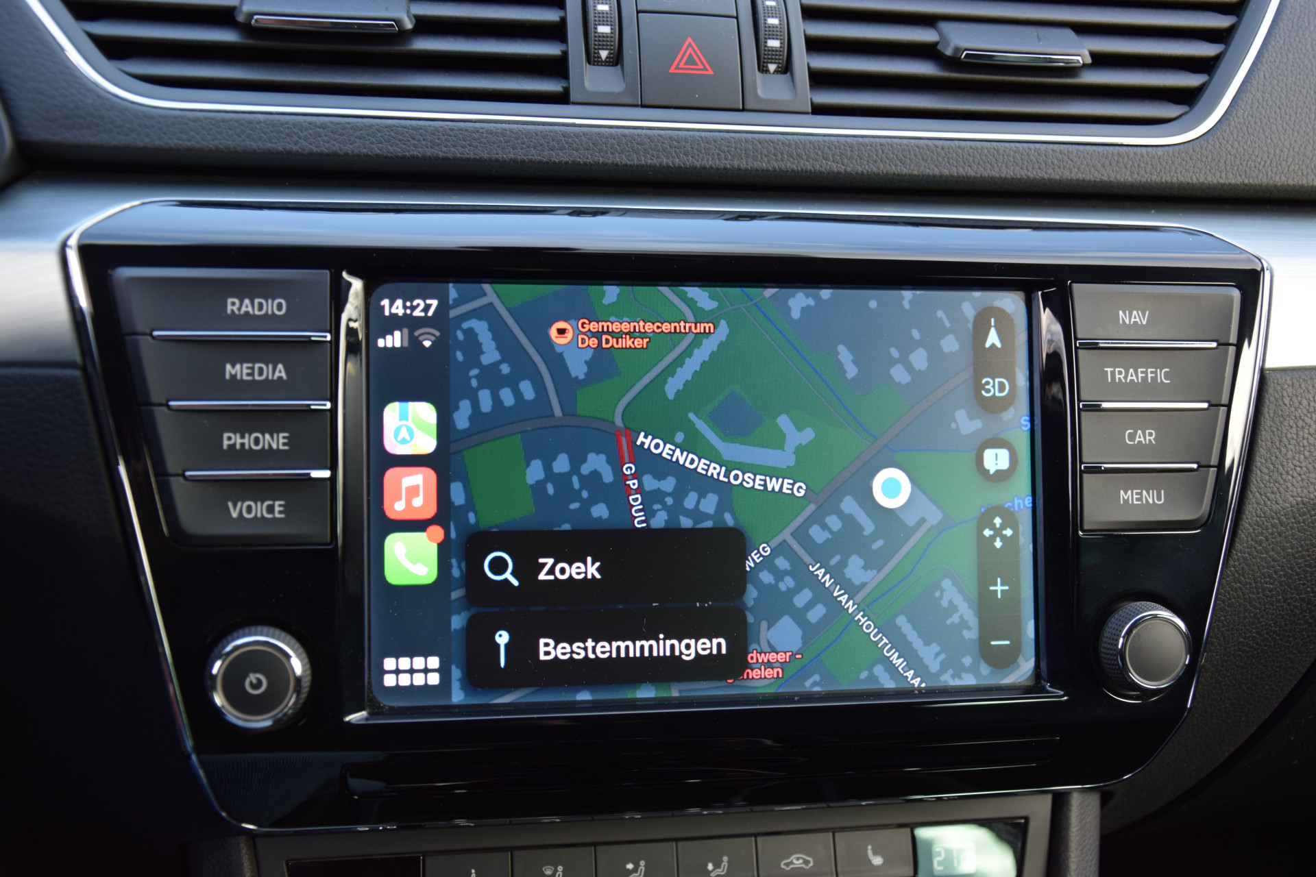 Skoda Superb 1.4 TSI 125PK Ambition Business | Trekhaak | Stoelverwarming | Achteruitrijcamera | All Season Banden | Cruise & Climate Control | Navigatie | Elektrisch Bedienbare Bestuurdersstoel | afbeelding 24