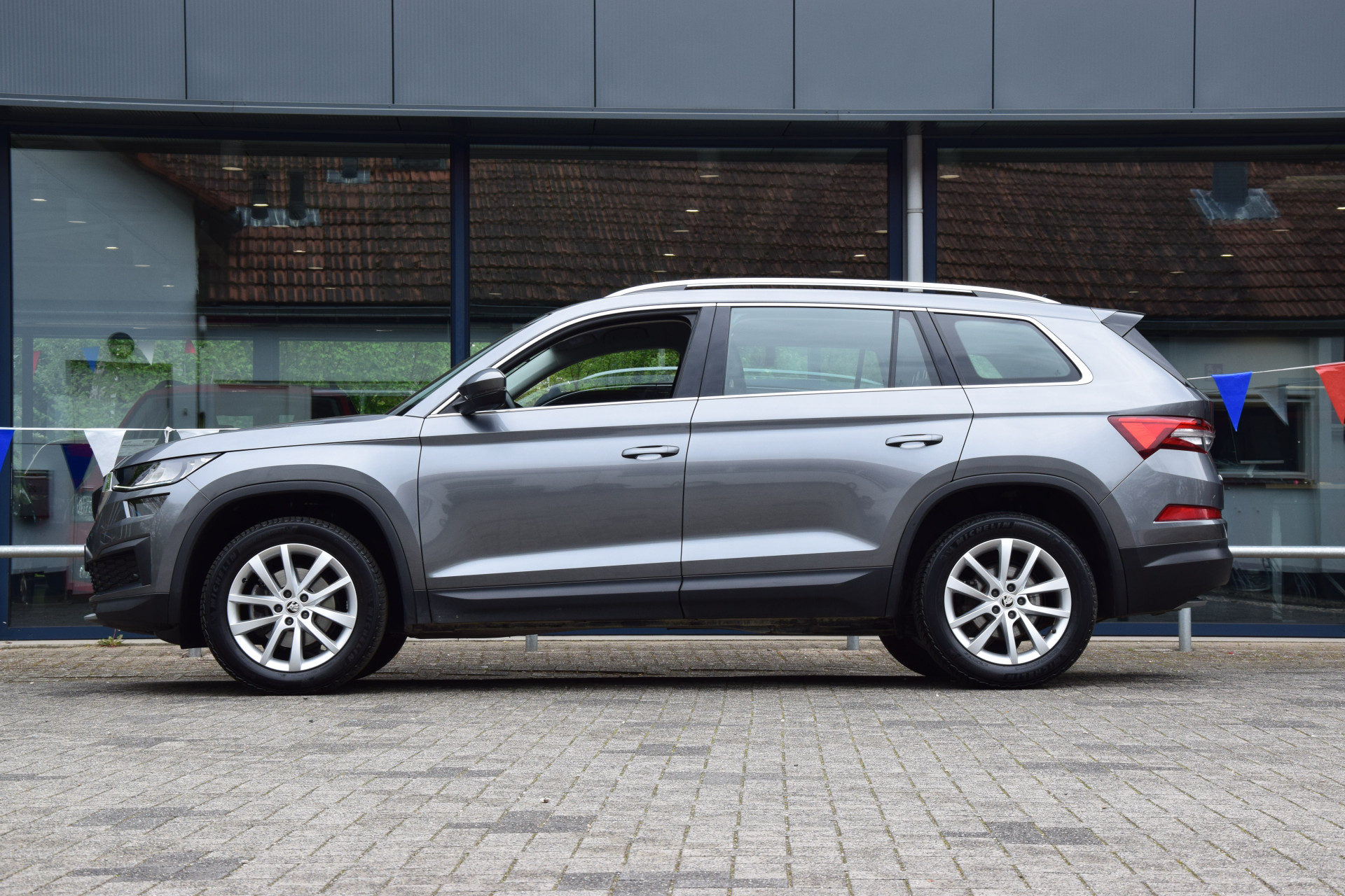 Skoda Kodiaq 1.5 TSI 150PK Business Edition 7p / 7 persoons | Incl. BOVAG Garantie | Org. NL | Trekhaak | Apple CarPlay | Lederen Bekleding  | Achteruitrijcamera | Virtual Cockpit | Full LED | afbeelding 4