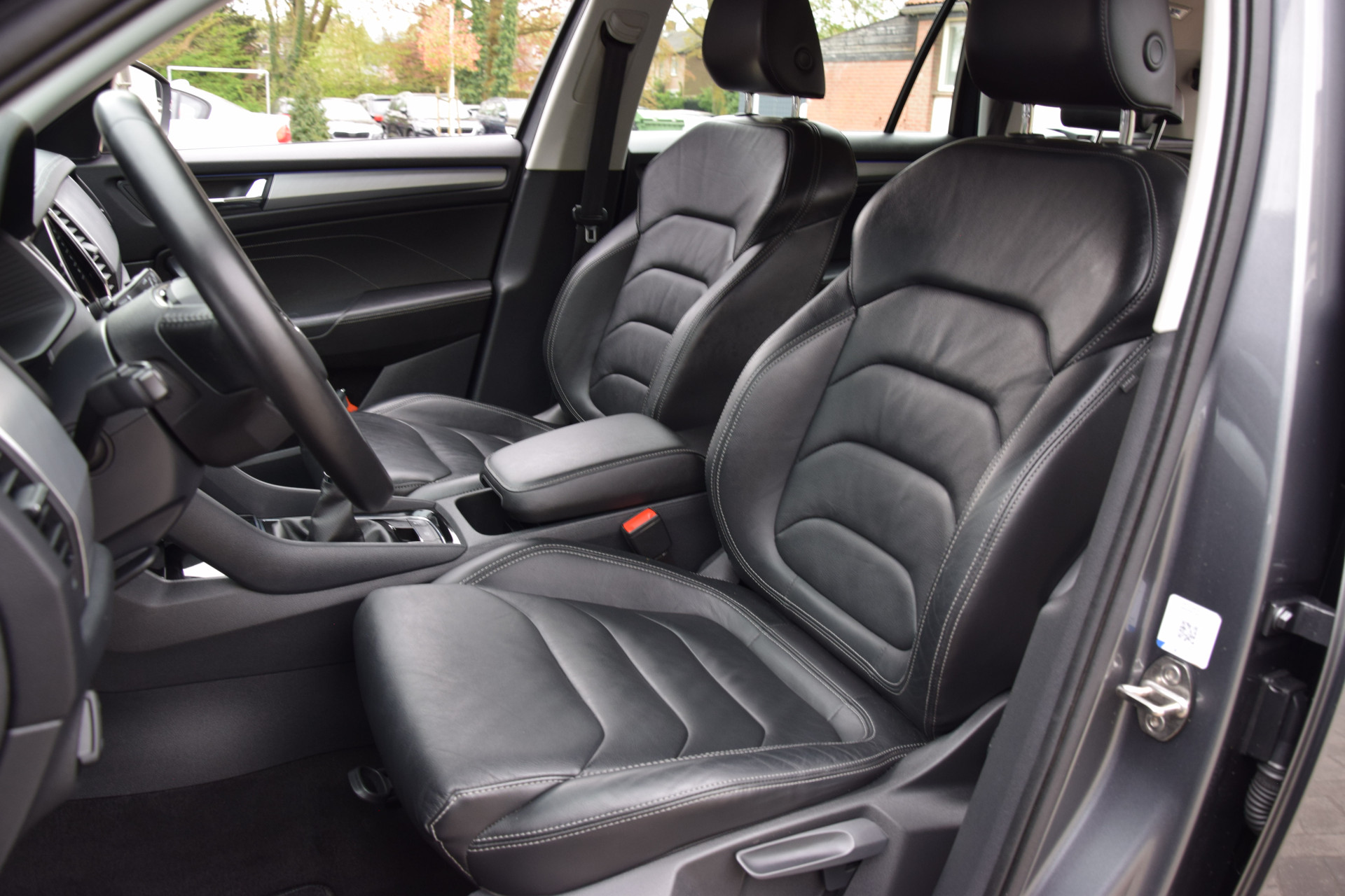 Skoda Kodiaq 1.5 TSI 150PK Business Edition 7p / 7 persoons | Incl. BOVAG Garantie | Org. NL | Trekhaak | Apple CarPlay | Lederen Bekleding  | Achteruitrijcamera | Virtual Cockpit | Full LED | afbeelding 7