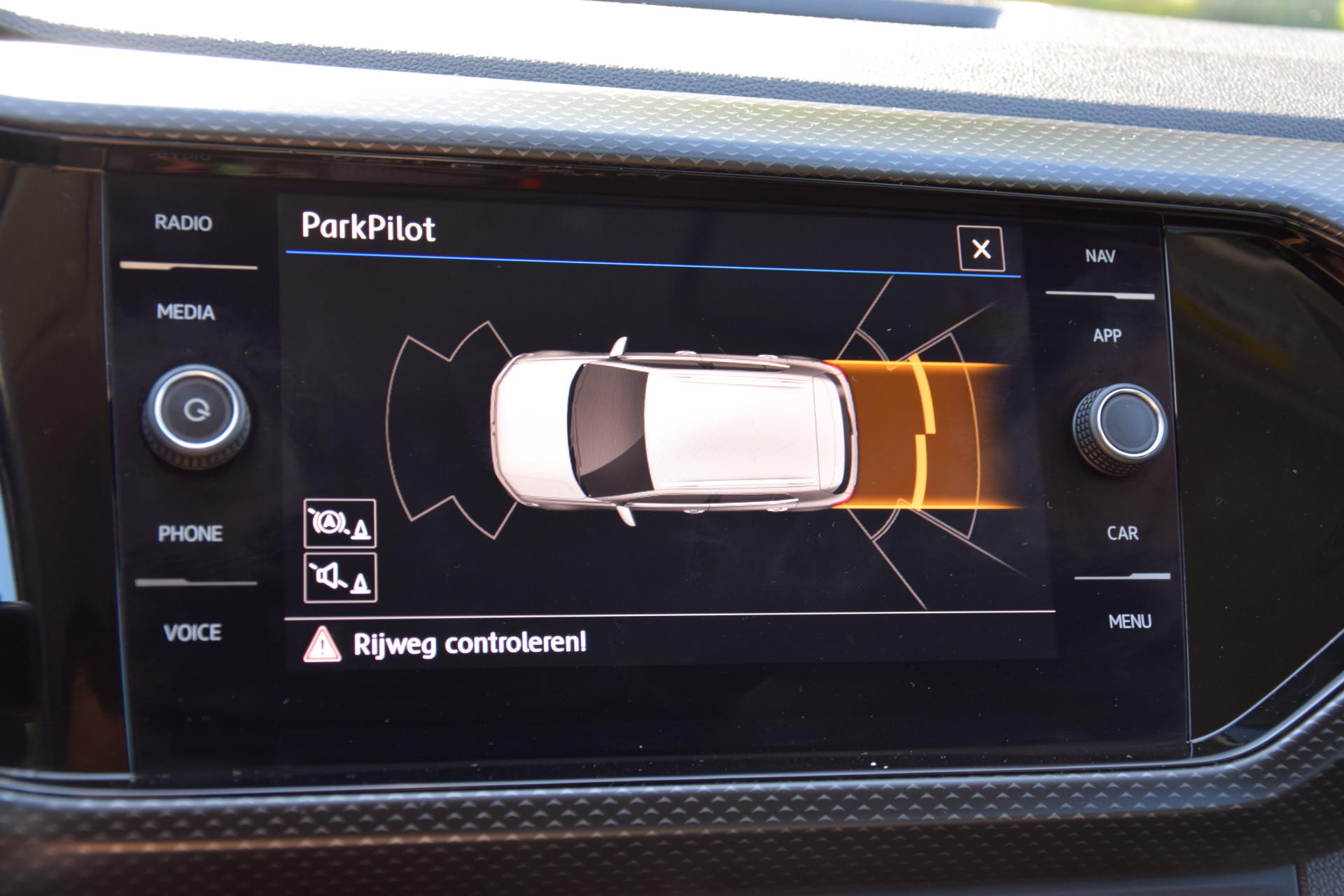 Volkswagen T-Cross 1.0 TSI 116PK Life DSG Automaat | Rijklaar incl. BOVAG Garantie | Org. NL | Navigatiesysteem | Parkeersensoren | Adaptive cruise control | PDC Voor&Achter | Carplay | Navigatie | afbeelding 23