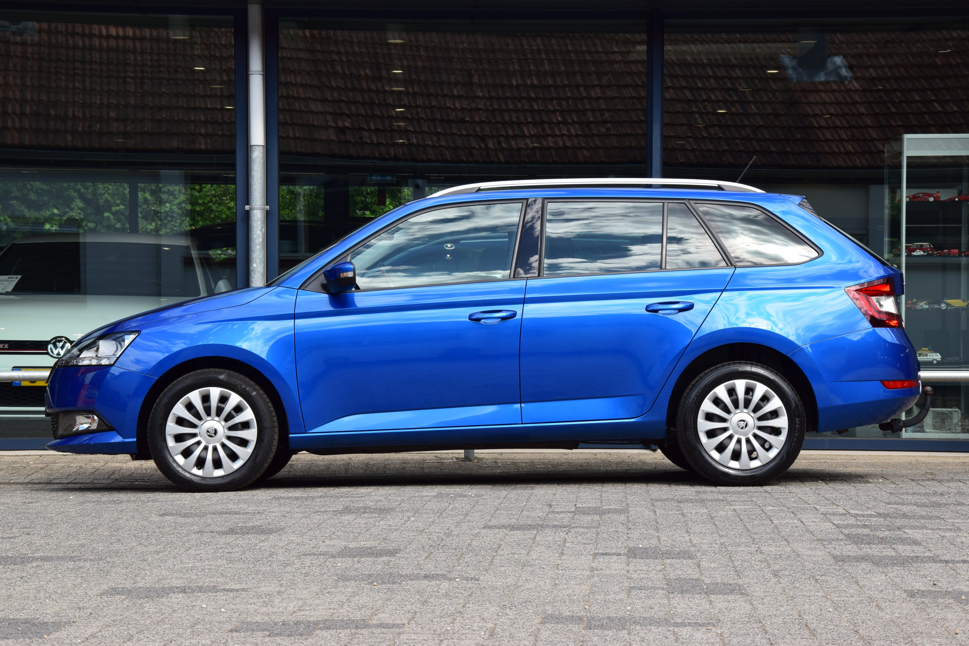 Skoda Fabia Combi 1.0 TSI 96PK Ambition | Org. NL | BOVAG Garantie | Trekhaak | Automatische Airco | Cruise Control | DAB Radio | Parkeersensoren | Apple Carplay/Android Auto | afbeelding 4