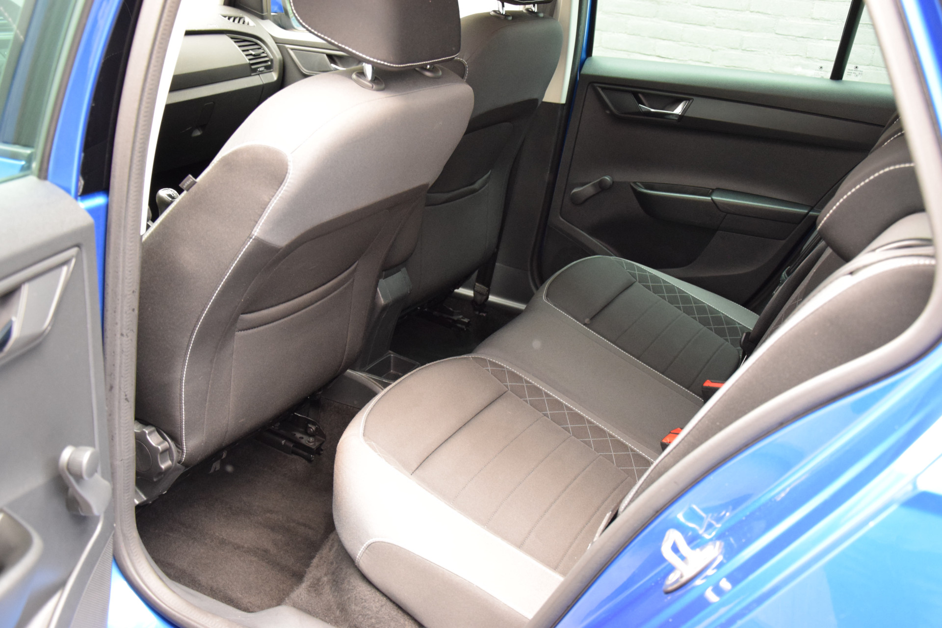 Skoda Fabia Combi 1.0 TSI 96PK Ambition | Org. NL | BOVAG Garantie | Trekhaak | Automatische Airco | Cruise Control | DAB Radio | Parkeersensoren | Apple Carplay/Android Auto | afbeelding 11