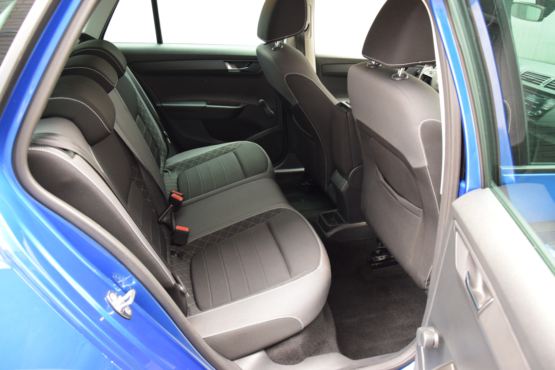 Skoda Fabia Combi 1.0 TSI 96PK Ambition | Org. NL | BOVAG Garantie | Trekhaak | Automatische Airco | Cruise Control | DAB Radio | Parkeersensoren | Apple Carplay/Android Auto | afbeelding 13