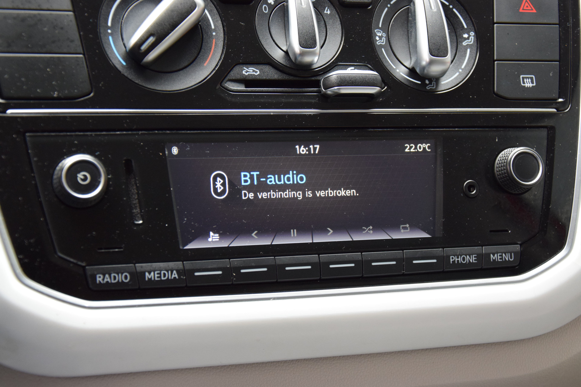 Volkswagen up! 1.0 BMT up! beats | BOVAG Garantie | Cruise Control | 15'' Velgen + All Season Banden | Multiunctioneel Stuurwiel | Bluetooth Telefoonverbinding | Dealer Onderhouden | afbeelding 19