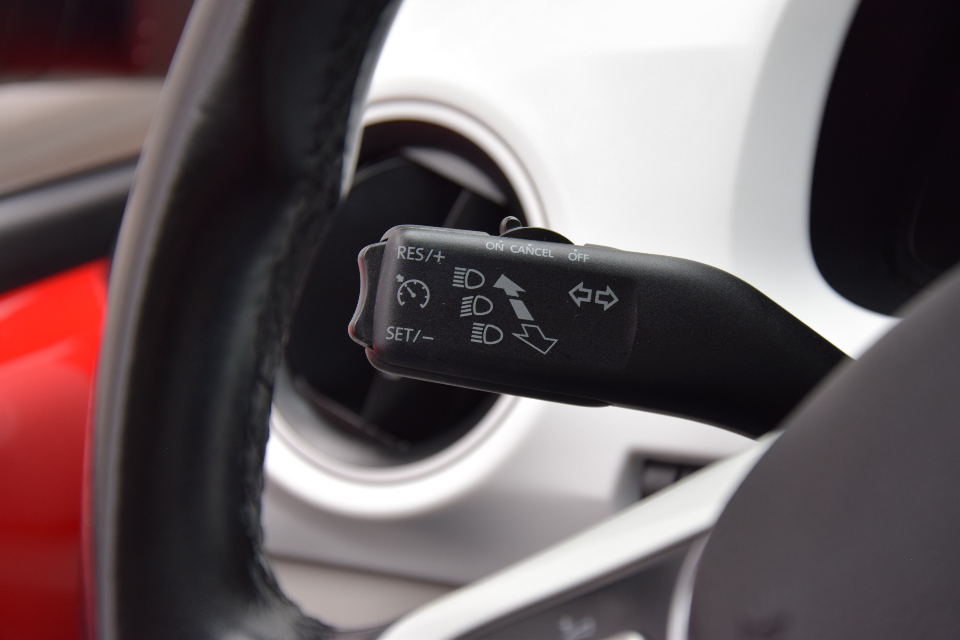 Volkswagen up! 1.0 BMT up! beats | BOVAG Garantie | Cruise Control | 15'' Velgen + All Season Banden | Multiunctioneel Stuurwiel | Bluetooth Telefoonverbinding | Dealer Onderhouden | afbeelding 23