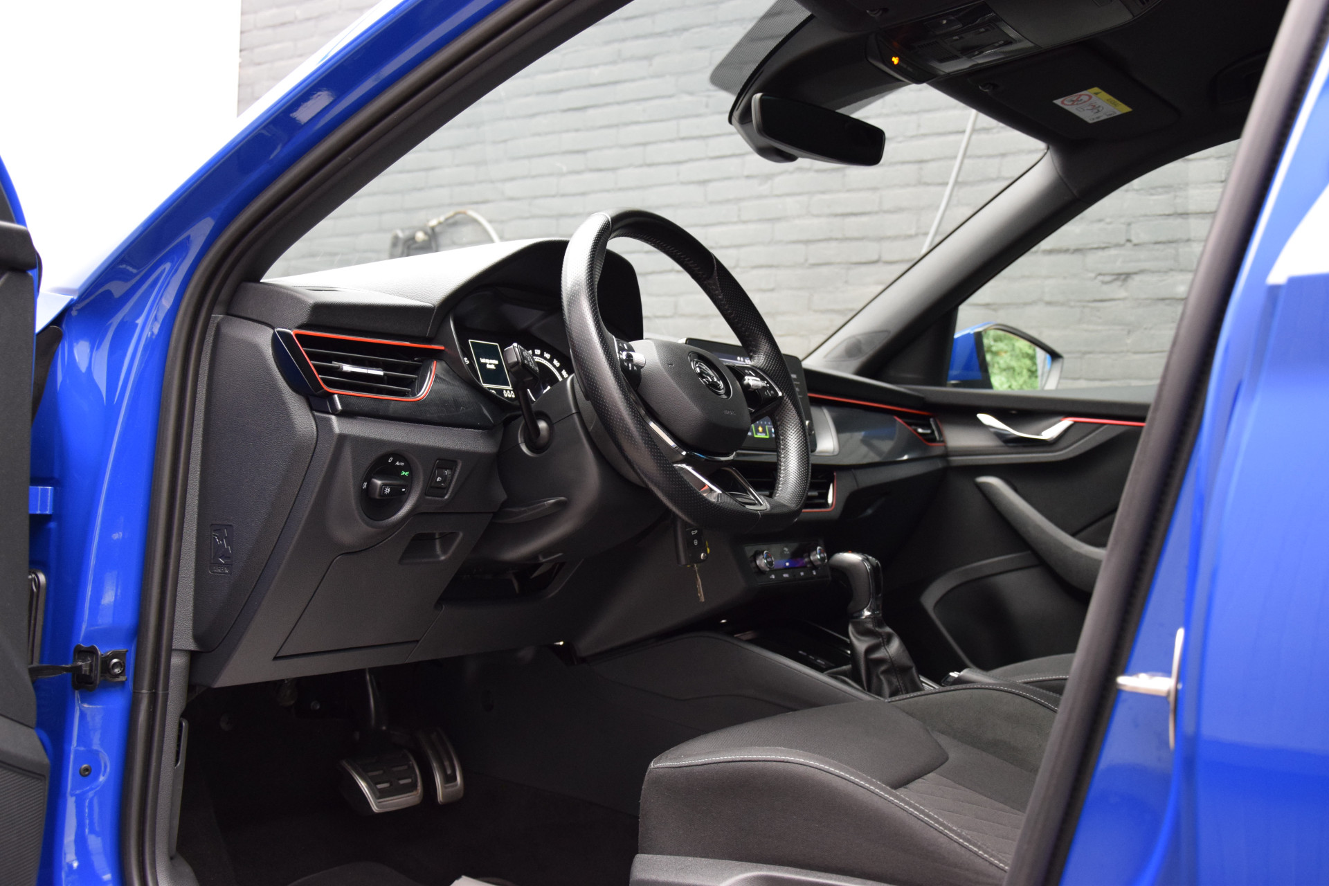 Skoda Kamiq 1.0 TSI 110PK Sport Business DSG Automaat | Orgineel NL | BOVAG Garantie |  Apple Carplay/Android Auto | Cruise Control | Climatronic | Automatisch dimmende binnenspiegel | Parkeersensoren achter | afbeelding 9