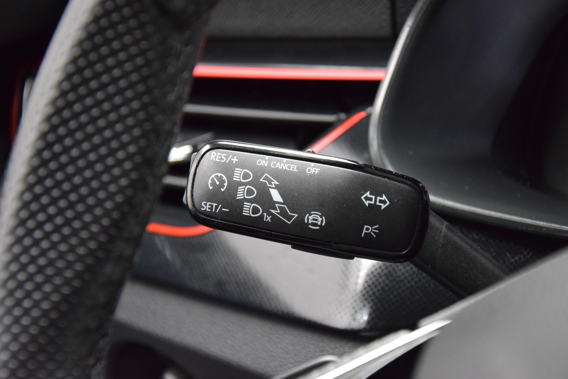 Skoda Kamiq 1.0 TSI 110PK Sport Business DSG Automaat | Orgineel NL | BOVAG Garantie |  Apple Carplay/Android Auto | Cruise Control | Climatronic | Automatisch dimmende binnenspiegel | Parkeersensoren achter | afbeelding 20