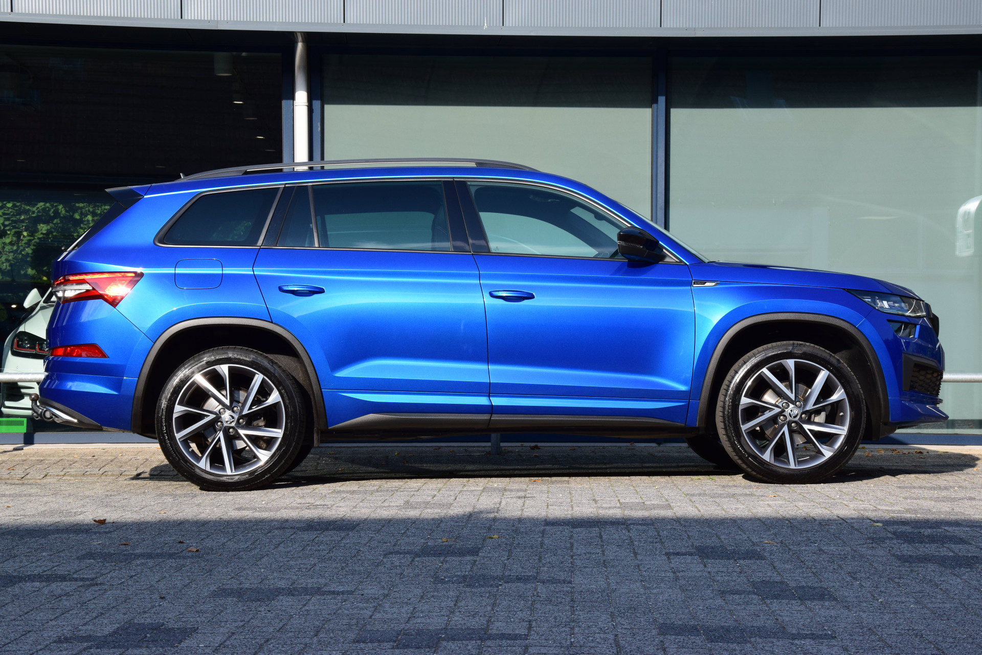 Skoda Kodiaq 1.5 TSI 150PK Sportline Business DSG Automaat | Orgineel NL | BOVAG Garantie | Trekhaak | Facelift | Panoramadak | Cruise control adaptief | File assistent | Rijstrooksensor | Voorstoelen verwarmd afbeelding 5