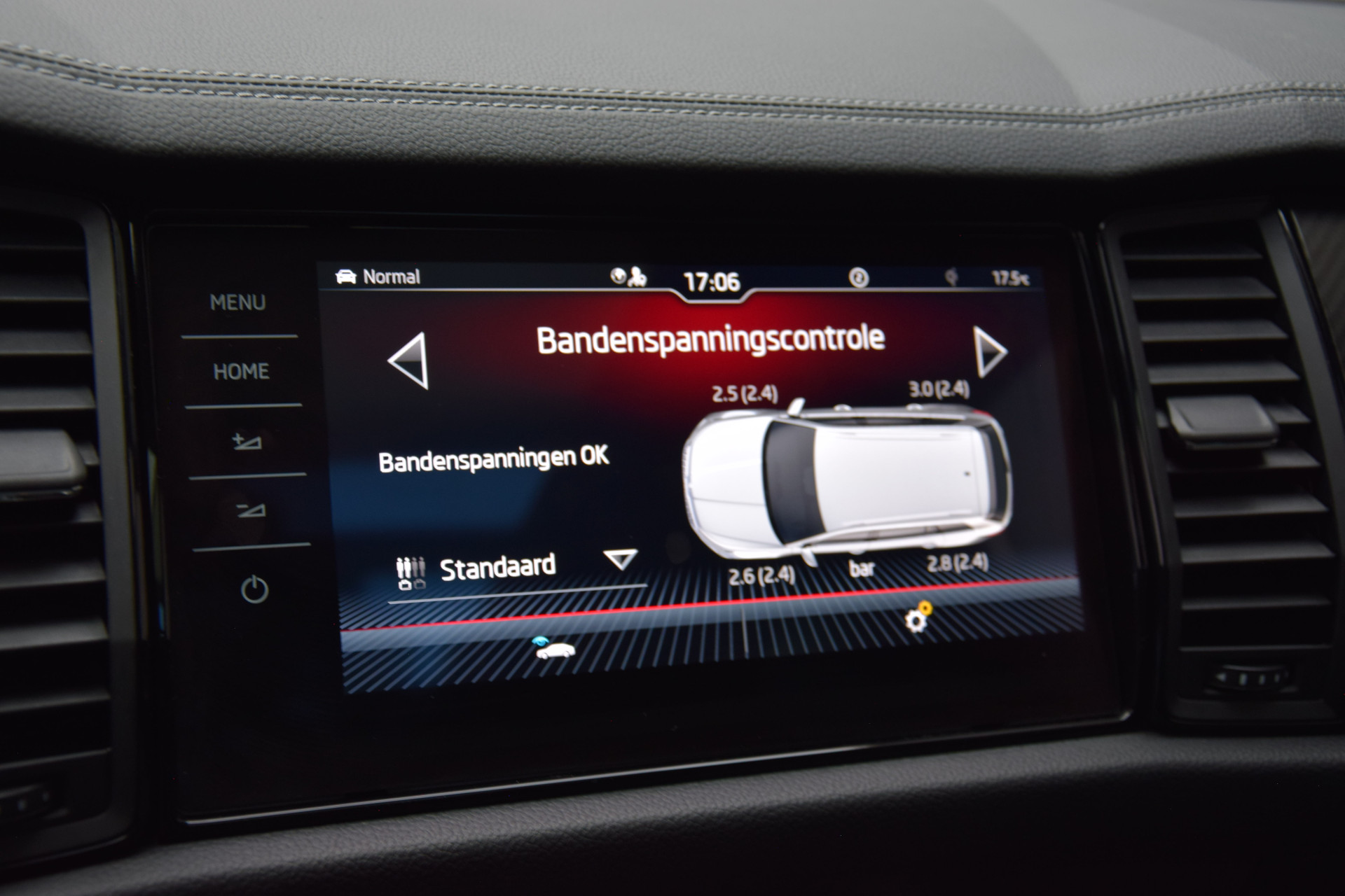 Skoda Kodiaq 1.5 TSI 150PK Sportline Business DSG Automaat | Orgineel NL | BOVAG Garantie | Trekhaak | Facelift | Panoramadak | Cruise control adaptief | File assistent | Rijstrooksensor | Voorstoelen verwarmd afbeelding 22