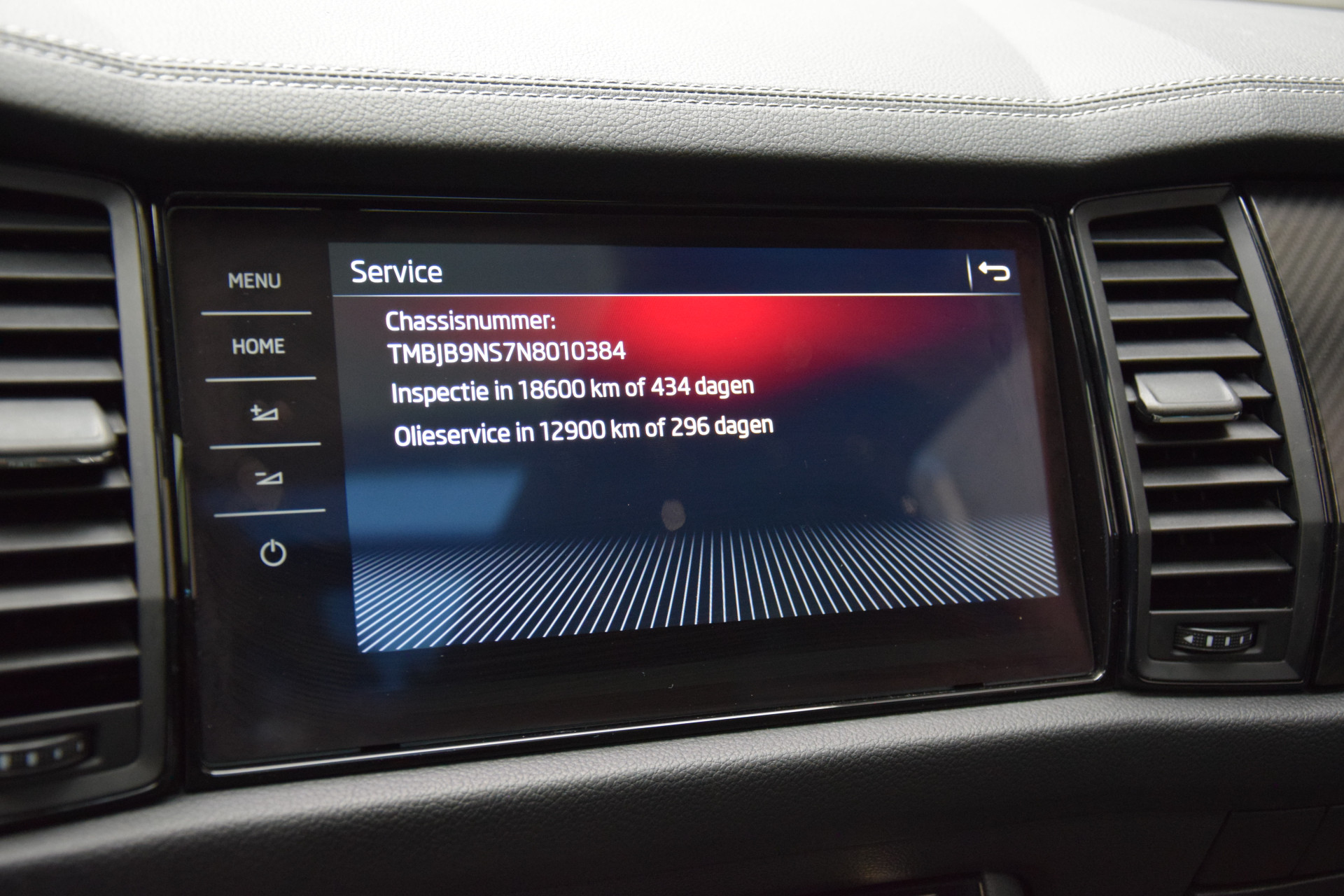 Skoda Kodiaq 1.5 TSI 150PK Sportline Business DSG Automaat | Orgineel NL | BOVAG Garantie | Trekhaak | Facelift | Panoramadak | Cruise control adaptief | File assistent | Rijstrooksensor | Voorstoelen verwarmd afbeelding 25