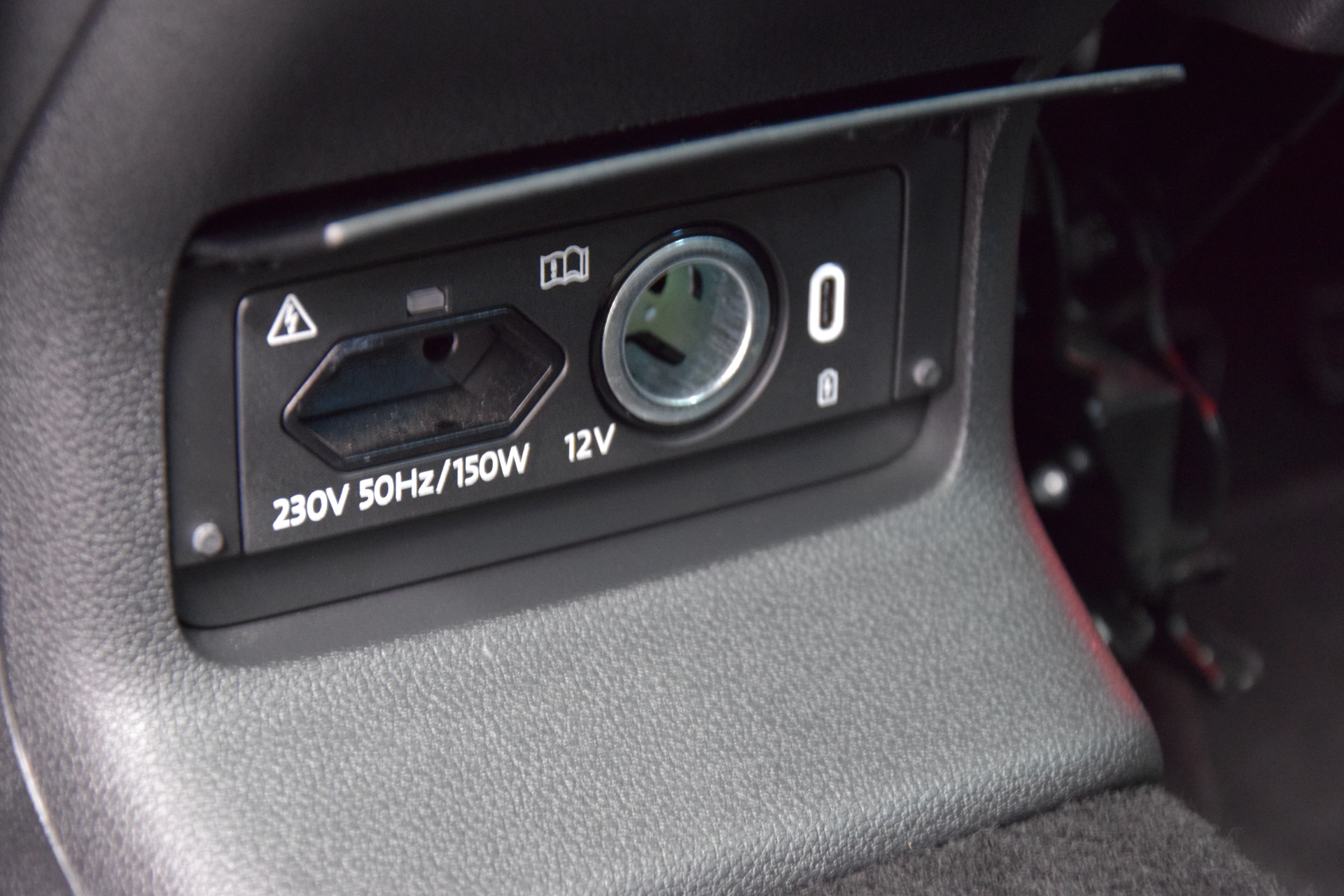 Skoda Kodiaq 1.5 TSI 150PK Sportline Business DSG Automaat | Orgineel NL | BOVAG Garantie | Trekhaak | Facelift | Panoramadak | Cruise control adaptief | File assistent | Rijstrooksensor | Voorstoelen verwarmd afbeelding 38