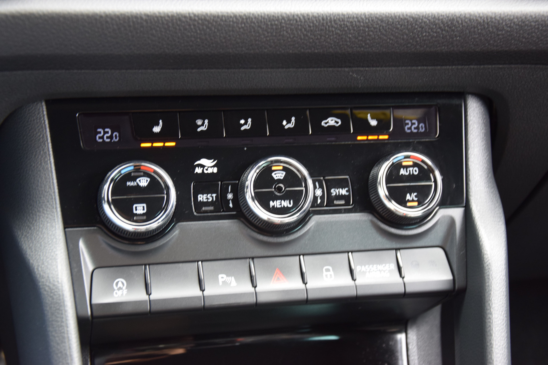 Skoda Kodiaq 1.5 TSI 150PK Sportline Business DSG Automaat | Org. NL | BOVAG Garantie | Virtual Cockpit | Camera | 20'' Velgen | Stoel&Voorruitverwarming | Elektrische Kofferklep | afbeelding 26