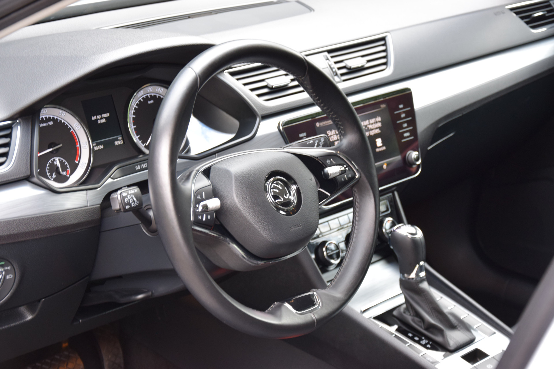Skoda Superb Combi 1.5 TSI 150PK ACT Business Edition DSG Automaat | Org. NL | BOVAG Garantie | Trekhaak | Lederen Bekleding | Full LED | Apple Carplay/Android Auto | Cruise&Climate Control | afbeelding 18