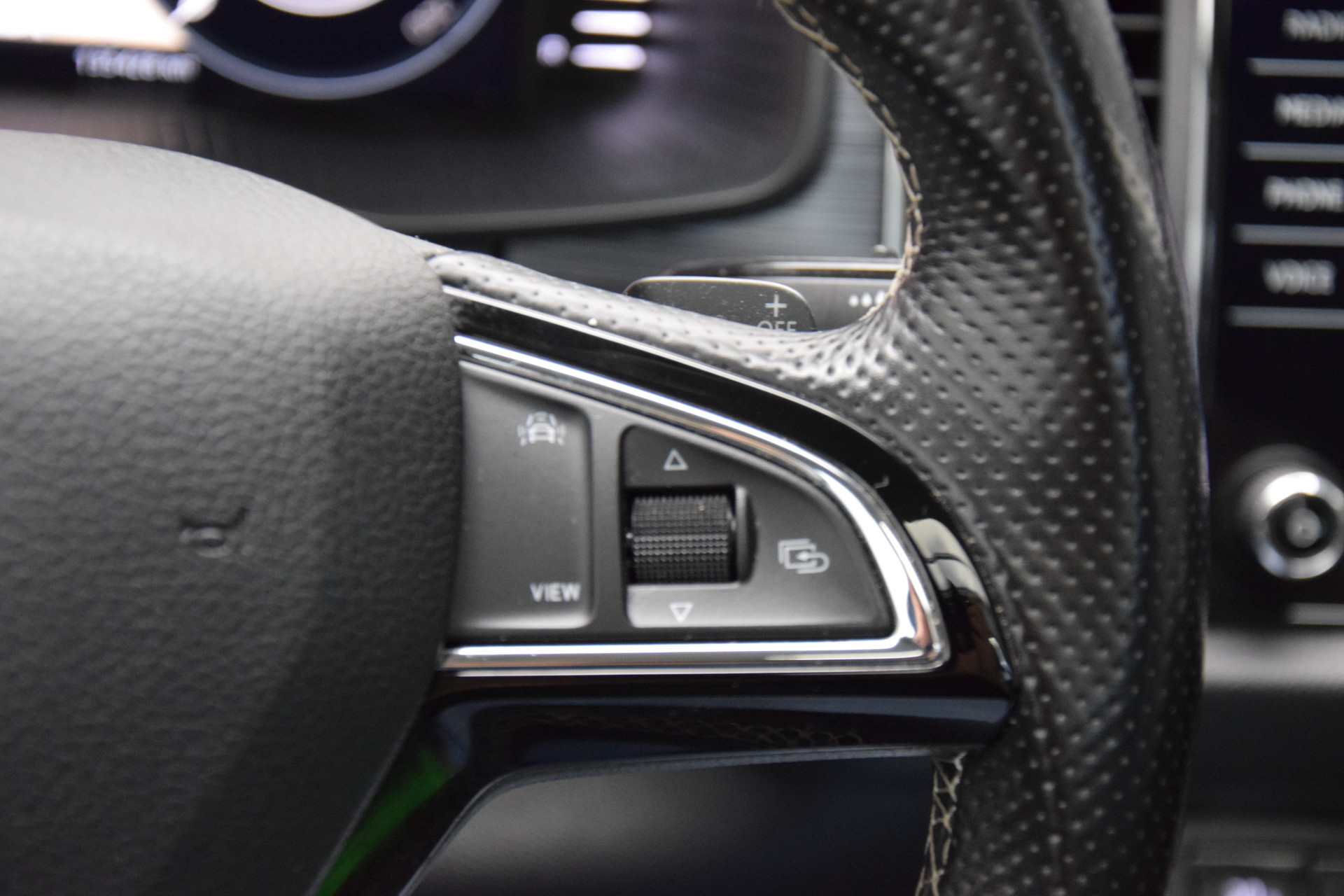 Skoda Kodiaq 1.5 TSI 150PK Business Edition DSG Automaat | Org. NL | BOVAG Garantie | Trekhaak | Adaptive Cruise | Elektrische Kofferklep | Camera | Full LED | Half Leder | Stoelverwarming | afbeelding 29