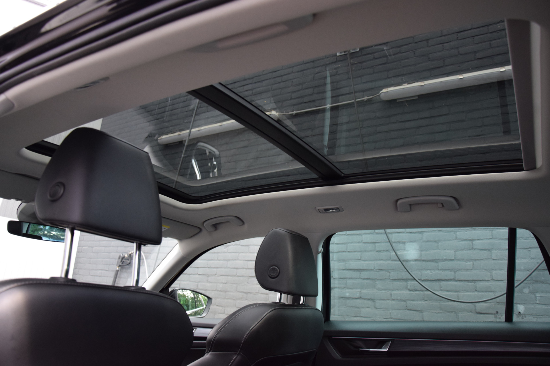 Skoda Kodiaq 1.5 TSI 150PK Business Edition DSG Automaat | Org. NL | BOVAG Garantie | Trekhaak | Adaptive Cruise | Elektrische Kofferklep | Camera | Full LED | Half Leder | Stoelverwarming | afbeelding 32
